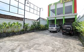 Reddoorz Plus @ Timoho